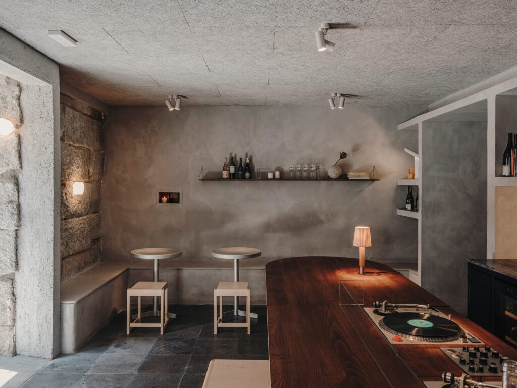 gota wine bar interiors madrid plantea estudio dezeen 2364 col 0
